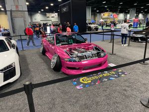 네거티브 캠버가 적용된 스탠스 카