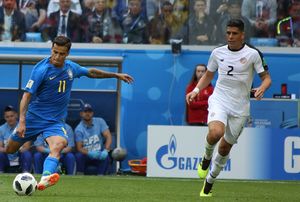 득점자이자 경기 최우수 선수 필리페 쿠티뉴, 조니 아코스타에 이어