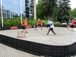 스트리트 플로어볼 토너먼트는 핀란드 헬싱키에서 개최되었다.