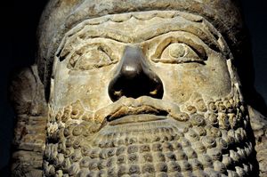 님루드의 에사르하돈 궁전에서 나온 라마수 머리. 기원전 670년경. 대영 박물관 소장.