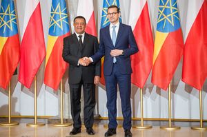 물라투 테쇼메 대통령, 2018년 4월 25일 바르샤바에서 폴란드 총리 마테우슈 모라비에츠키와 만남