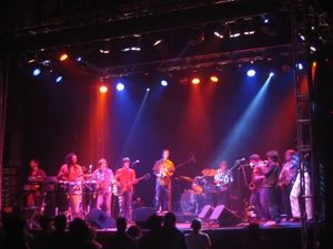 2005년 아프로비트 밴드 안티발라스