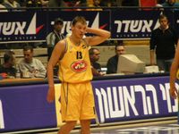 2004년 마카비 텔아비브 시절의 야시케비추스