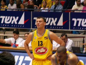 마카비 텔아비브 소속으로 마지막 시즌을 보내는 야시케비추스