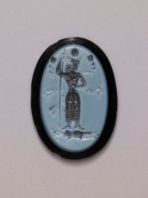 오닉스 도장으로, 바흐람 4세가 특징적인 왕관을 쓰고 있으며, 정체불명의 쓰러진 적의 시체 위에 서 있다. 대영 박물관에 소장되어 있다.