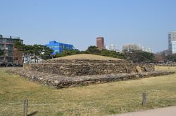 석촌동 제4호분