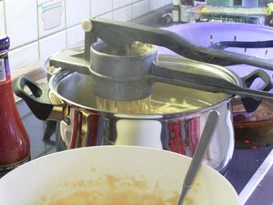 슈페츨레 프레스기