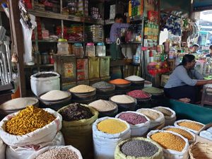 콩과 펄스는 미얀마 요리에 흔히 사용된다.