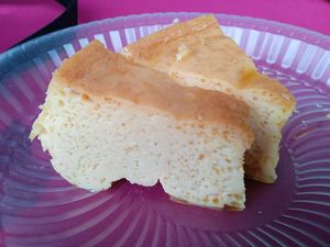 푸딩 카라멜 한 조각