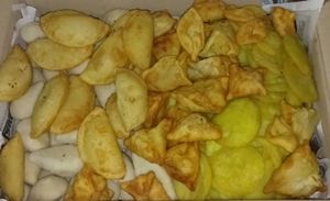 실레티 쌀 케이크와 만두