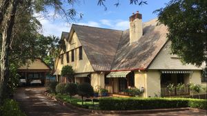 1913년에 토마스 폴라드 섐슨(Thomas Pollard Sampson)의 설계로 지어진 카마(Kama)