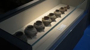 룽추좡 유적에서 발굴된 돼지 모양 도자기