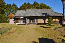 미카와 국부 터(도요카와시 시라토리초) 시라토리 유적. 소겐지 경내, 앞쪽 빈터에 정청이 위치했다.