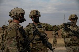 2020년 11월 결의 작전(Operation Inherent Resolve) 중 시리아에서 제1대대, 제6보병연대, 제2기갑여단 전투단(ABCT)의 알파 중대 병사들