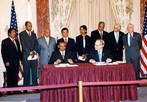 라발로마나나와 미국의 전 국무장관 콘돌리자 라이스