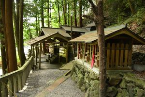 교토 우지타와라 유야다니에 있는 나가타니 소엔을 기리는 차종명신사(茶宗明神社)