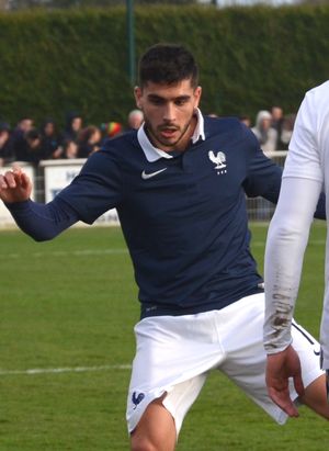 2015년 프랑스 U19에서 뛰고 있는 모페이