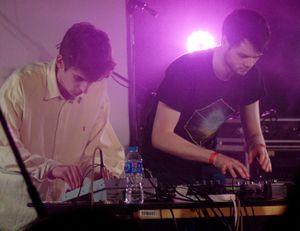 제이미 불레드(왼쪽)와 거스 로브반(오른쪽)