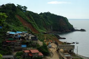 2007년 7월 산사태로 인해 역과 선로가 막힘