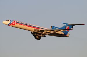 전 우랄 항공 투폴레프 Tu-154B-2