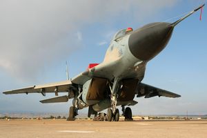 데즈풀 공항에 있는 MiG-29