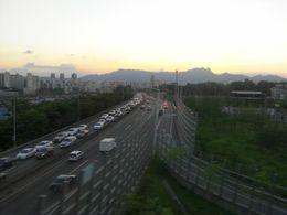 저녁의 신내 나들목