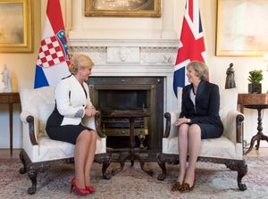 2016년 테리사 메이 영국 총리와 함께