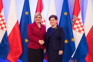 2016년 베아타 시드워 폴란드 총리와 콜린다 그라바르키타로비치 대통령