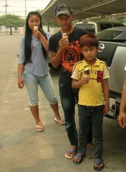 껭떠웅 인근 핑사이의 젊은 와족