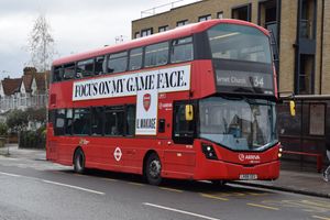 아리바 런던 라이트 제미니 3가 2023년 4월 34번 노선에서 운행 중