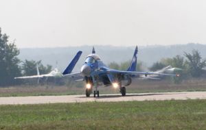 주콥스키 그로모프 비행 연구소 비행장에 있는 MiG-29K 전투기