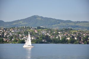 라퍼스빌 근교 켐프라텐에서 본 취리히호와 바히텔