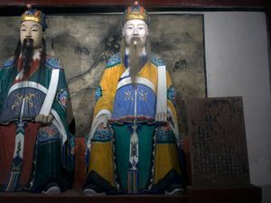 성도 무후사의 청나라 시대 조운 소상 (왼쪽은 손건)