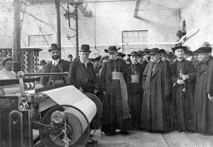 1910년 콜로니아 구엘을 방문한 구엘 백작과 바르셀로나, 타라고나, 레이다, 빅, 발렌시아 주교들