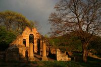 코사니차강과 토플리카강이 합류하는 지점에 있는 성모 교회 유적.