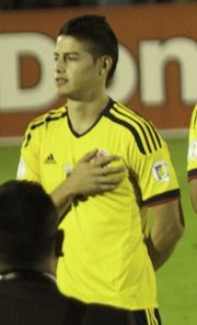 2013년 9월 10일에 열린 우루과이 대표팀과의 경기 전의 하메스