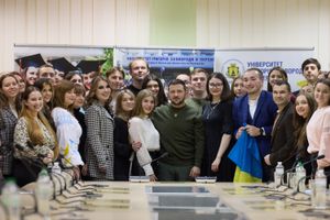 2022년 12월 페레야슬라프에서 우크라이나 대학생들과 함께하는 젤렌스키