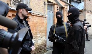 안드리 비레츠키와 "아조프" 의용군, 2014년 6월.