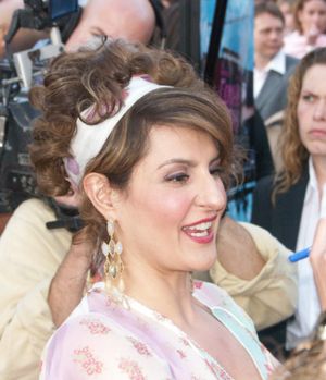 2004년 4월, 로스앤젤레스 유니버설 시티워크에서 열린 코니와 칼라 시사회에 참석한 바르달로스