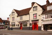 성 게오르기우스 십자가를 장식한 펍