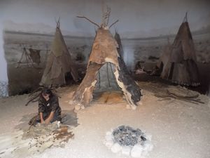 후기 구석기 근동 임시 텐트 (샨리우르파 박물관)