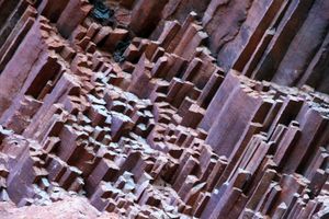 파라과이 세로 코이의 사암 주상절리