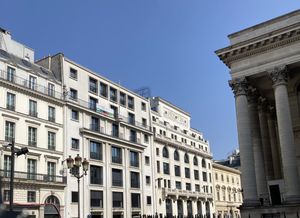 파리 증권 거래소}}의 이전 본사