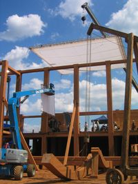 장면 촬영을 위해 준비 중인 방주