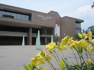 월터 C. 랑삼 도서관은 신시내티 대학교의 중앙 도서관이다.