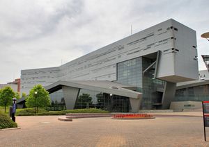 캠퍼스 레크리에이션 센터 레지던스 홀, 신시내티 대학교의 새로운 기숙사 중 하나