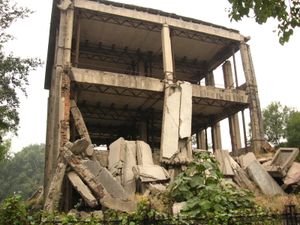 탕산지진의 지진 유적 (화북이공대학 내)