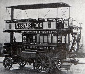 1902년 런던 로드-카 컴퍼니가 운행한 소니크로프트 사의 버스