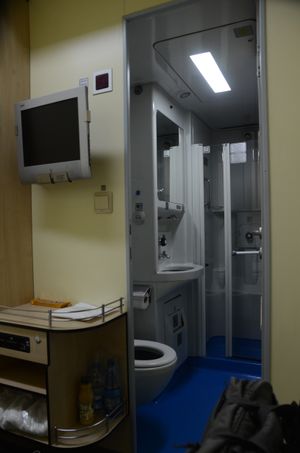 PKP IC 열차의 개인 욕실이 딸린 침대칸 내부