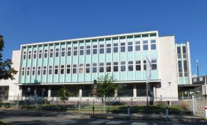 영화에 사용된 힐드부르거 슈트라세 224번지에 위치한 옛 코카콜라 본사